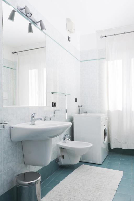 Casa Carla Aparthotel Torbole Sul Garda Стая снимка