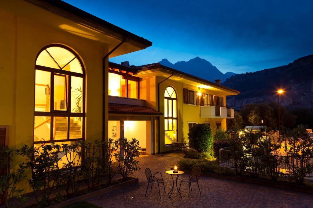 Casa Carla Aparthotel Torbole Sul Garda Екстериор снимка