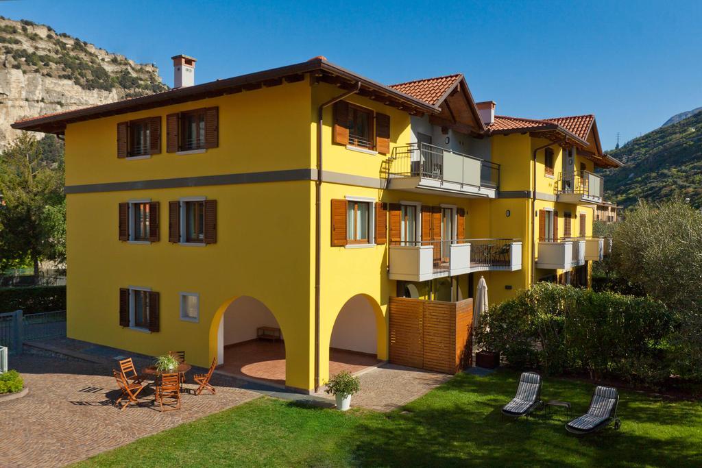 Casa Carla Aparthotel Torbole Sul Garda Екстериор снимка