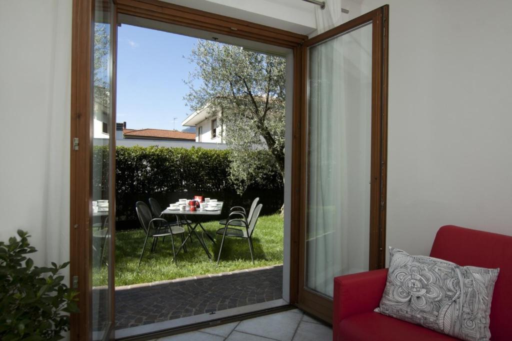 Casa Carla Aparthotel Torbole Sul Garda Екстериор снимка