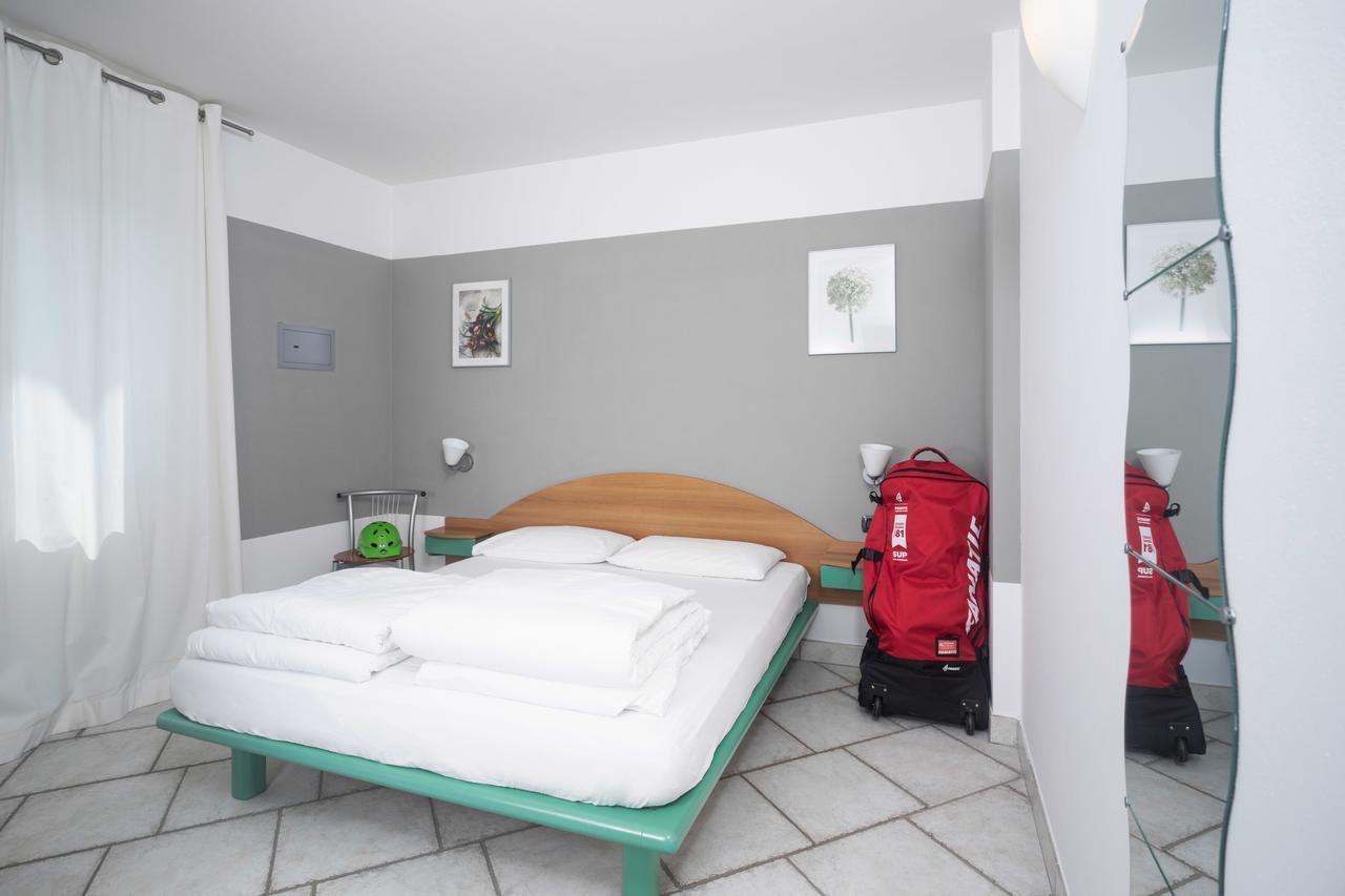 Casa Carla Aparthotel Torbole Sul Garda Екстериор снимка