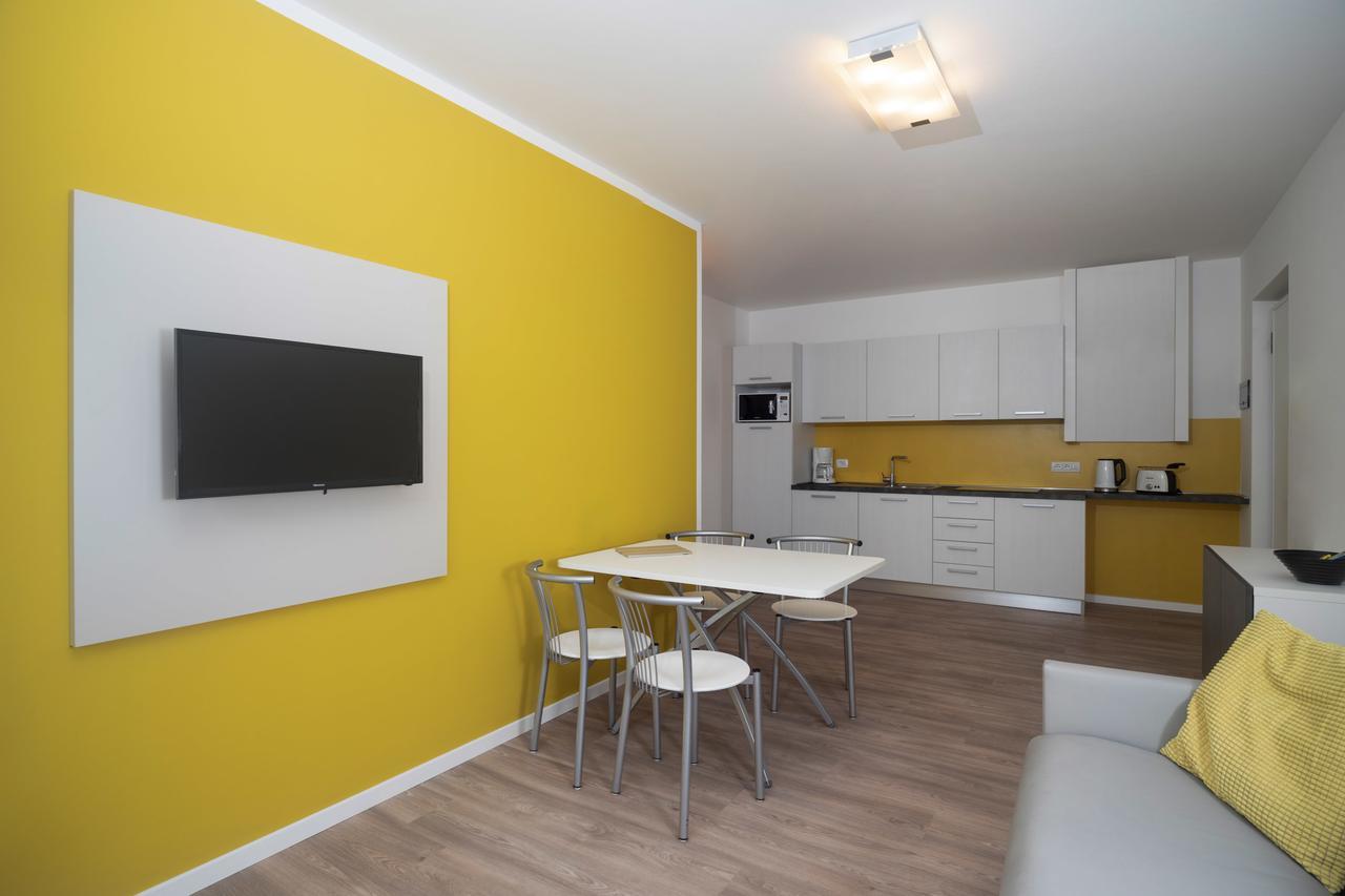Casa Carla Aparthotel Torbole Sul Garda Екстериор снимка